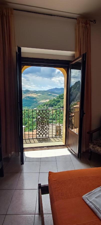 Al Cuore Del Borgo Castelmezzano Exterior foto