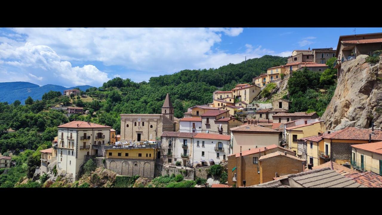 Al Cuore Del Borgo Castelmezzano Exterior foto